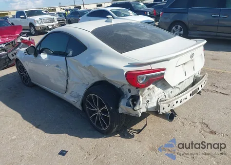 2017 Toyota 86 z USA, uszkodzony, nr VIN JF1ZNAA10H8709228